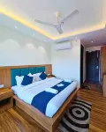 Hotel Luxeevista By Navodayans