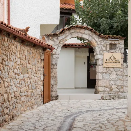 Mons Arachova