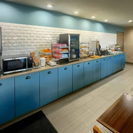 Country Inn & Suites by Radisson, Harrisonburg, VA