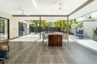 Zen Orient Luxurious 4BR Oasis With Private Pool - Bungalows
