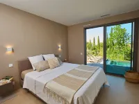 Villa Filao with Infinity Pool 10 Minutes from the Beaches of Argeles Sur Mer. Hotels in Sorede
