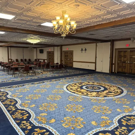 Holiday Lodge Hotel and Conference Center