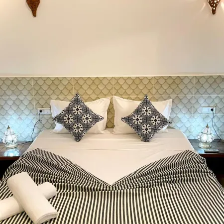 riad la joie