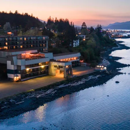 Anchor Inn and Suites