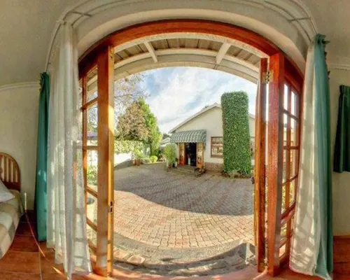 Cosy Den B&B Luxury Guest House Style Hotele w: Edenvale