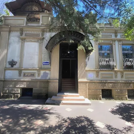 Karvi Hostel & Suites