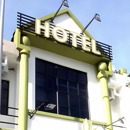 Tulip Hotel Отели рядом с достопримечательностью «Стадион Перак»
