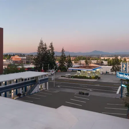 Travelodge by Wyndham Everett City Center