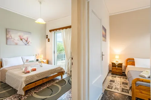 Seaside Family Haven - Avia's Spacious Getaway - 2-Star