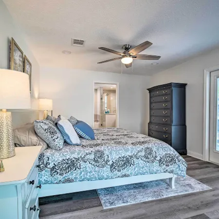 Bright Home w/ Dock on Lake Conroe!