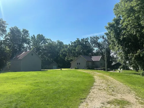 Relax at Cozy Oaks Cottage - Homestays