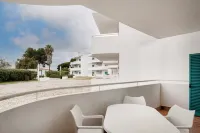 Prainha 2BR Stay | Pool   Beach Access - 3-Star