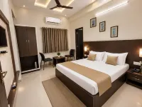 Hotel Kunal & Restaurant since1983 - parking