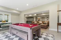 Private Ranch Escape Hot Tub Game Room Grill - Hot Tub