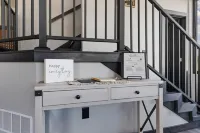 Bear Butte Luxury Retreat Hot Tub 10 Mins to DT - โฮมสเตย์