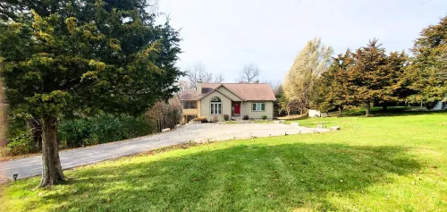 Rustic with a modern twist 3 bdr/3.5 bath chalet - Alphydda