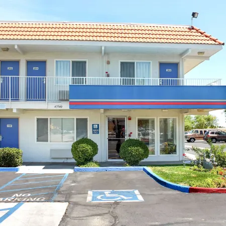 Motel 6 Lancaster, CA