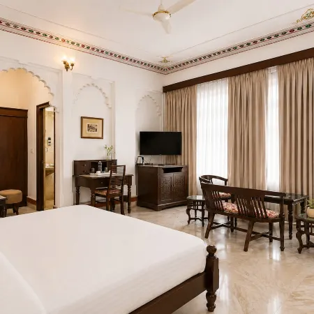 Raj Kuber - A Boutique Lake View Hotel