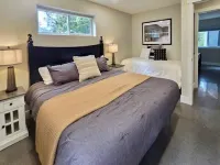 Upper Level of the Monarch Estate for Group Stays - Wifi