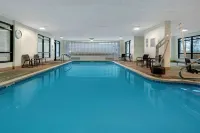 Courtyard State College - Pools