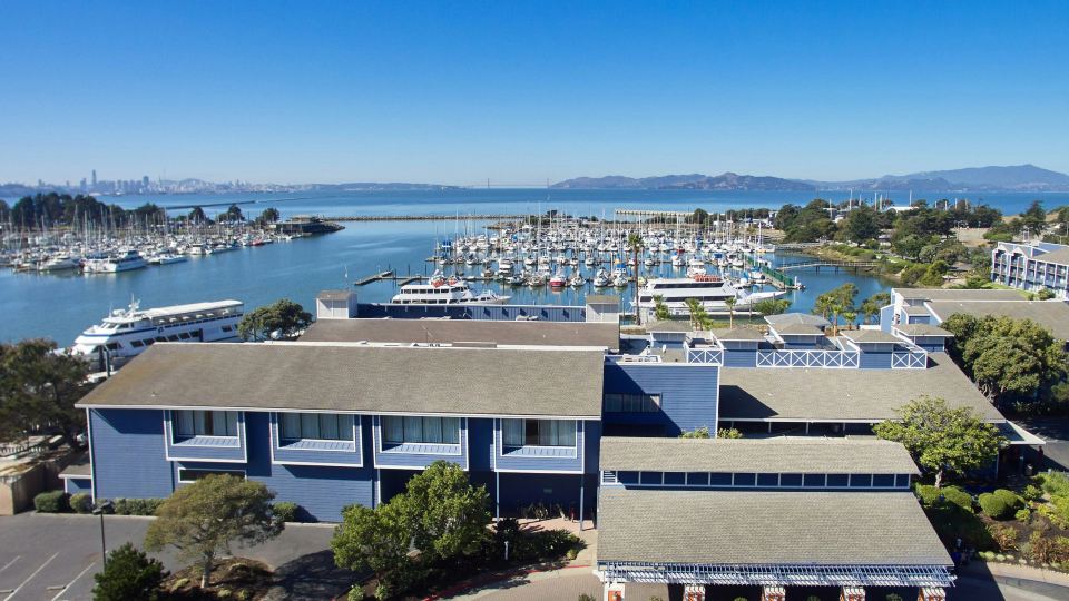 DoubleTree by Hilton Hotel Berkeley Marina