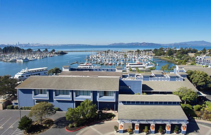 DoubleTree by Hilton Hotel Berkeley Marina