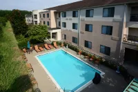 Courtyard by Marriott Danville - Pools