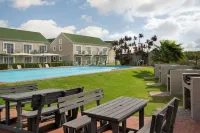 Protea Hotel Stellenbosch and Conference Centre - Pools