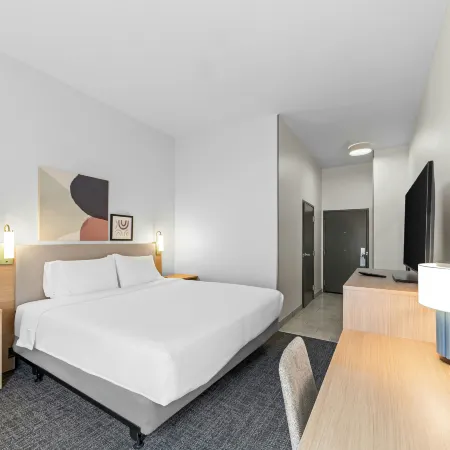Spark by Hilton Cincinnati Airport South