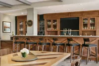 Four Points by Sheraton Sacramento International Airport - بار