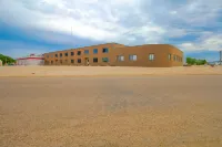 HomeTown Inn by OYO - Liberal, KS - parking