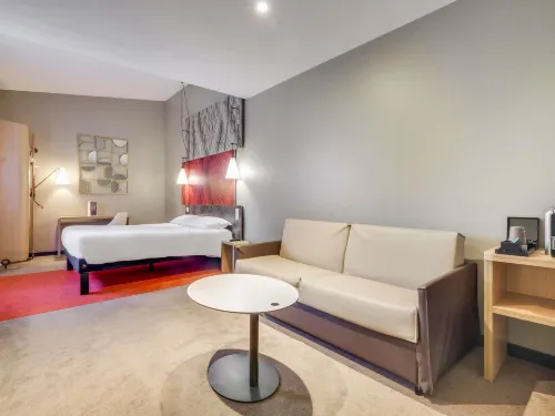 Ibis Saint-Germain-en-Laye Centre - Airport Shuttle