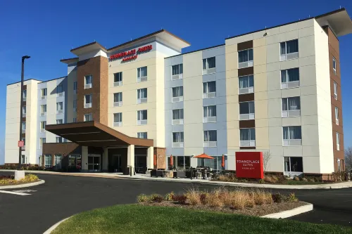 TownePlace Suites Grove City Mercer/Outlets - breakfast
