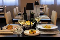 Holiday Inn GENOA CITY by IHG - breakfast