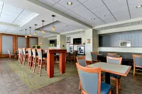 Hampton Inn Ellsworth/Bar Har - parking
