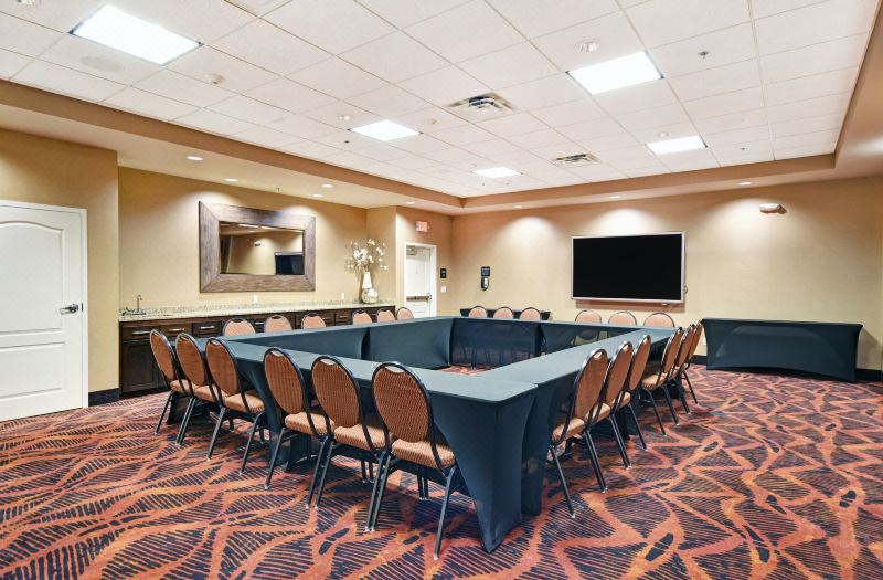 Hampton Inn & Suites Milwaukee/Franklin photo 5