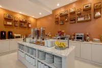 Hilton Garden Inn Anaheim Resort - breakfast