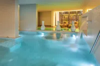 Longevity Health & Wellness Hotel - Adults Only - vasca da bagno
