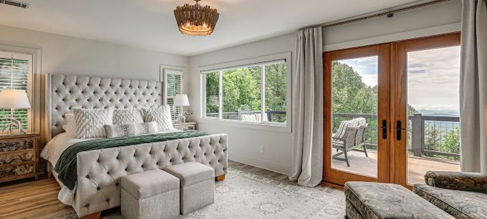 Ski & Unwind Fireside: Highlands Gem w/ Game Room! Hotels in Macon County