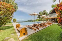 Lamangata Luxury Surf Resort - All Inclusive - Balkoner