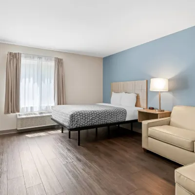 Woodspring Suites 夏洛特機場 比利葛拉漢圖書館（Billy Graham Library）附近的飯店