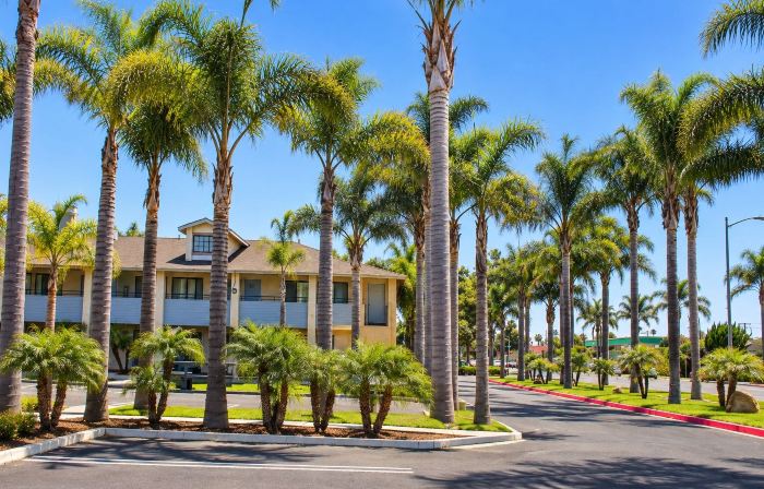 O'Cairns Inn and Suites