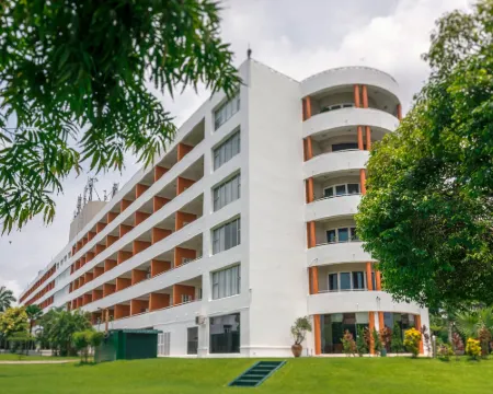Inya Lake Hotel Hotels in Yangon