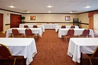 Holiday Inn Express & Suites Cincinnati Northeast-Milford Hôtels à : Milford