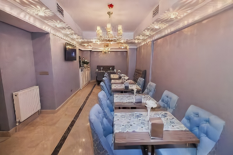 Raymond Hotel
