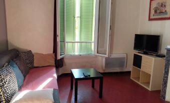 Typical Toulon Apartment 50M Beaches