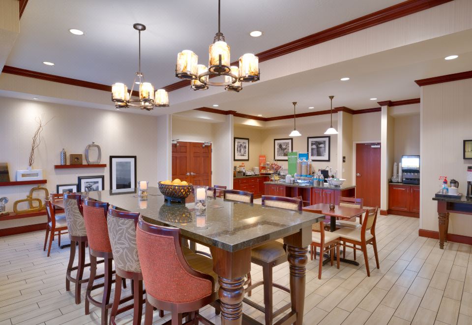 햄프턴 인 트레몬턴 로비