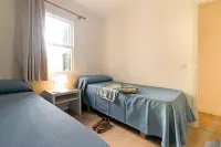 Apartamentos Cala Blanca Các khách sạn gần Cala Macarelleta