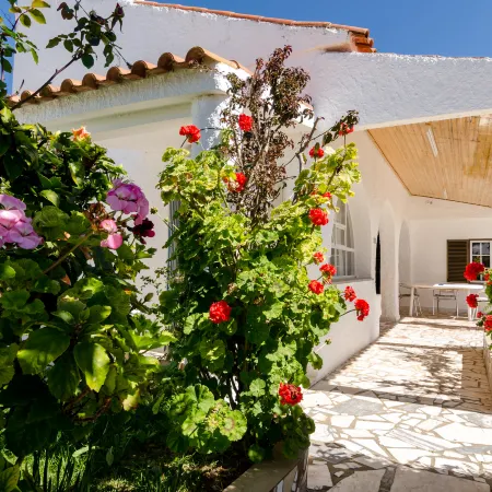 Charming 3Br Villa with Pool in Armação de Pêra