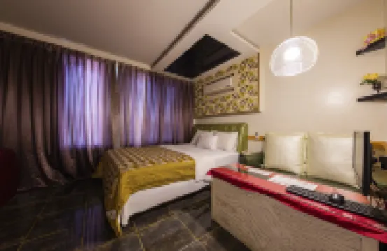 Eumseong Black and White